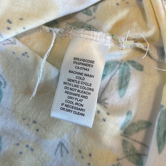 🍋 Cupio Curvy Lemon Print Top 🍋 - Picture 4 of 8